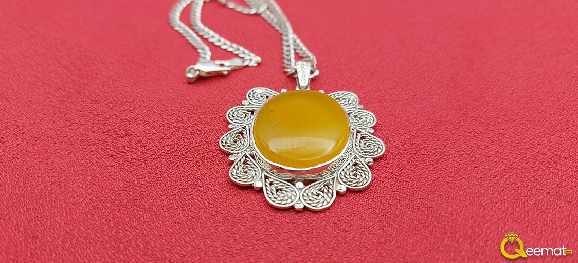 Simple Yellow Akeek Stone Necklace With Chain