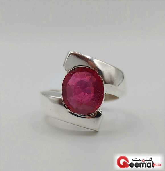 Chandi Ring With Yaqoot Stone In Pakistan