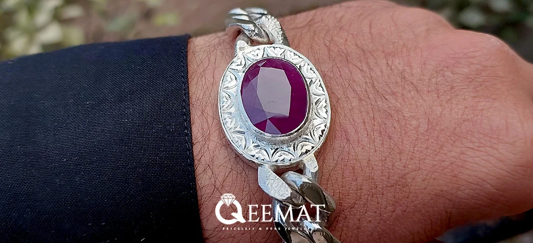 Beautiful Chain Bracelet with Garnet Gemstone Beautiful Chain Bracelet with Garnet Gemstone