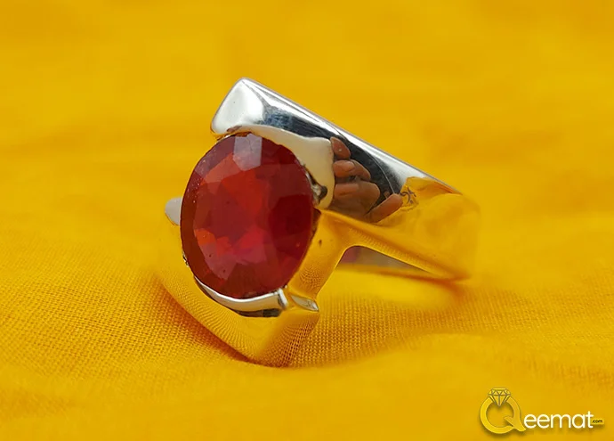 Beautiful Design Pure 925 Silver Ring With Garnet Stone