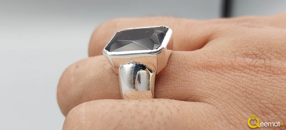 Beautiful Garnet Stone Ring For Men Or Boys Made Of Silver Beautiful Garnet Stone Ring For Men Or Boys Made Of Silver