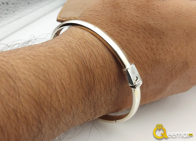 Silver Bracelet For Men With Click To Open Lock