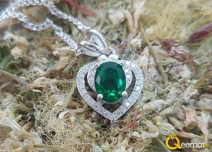 Wonderful Green Stone Heart Shape Silver Locket Boys And Girls
