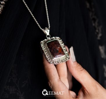 dark-red-gemstone-square-shape-necklace