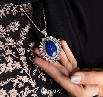 large-blue-gemstone-pendant-necklace